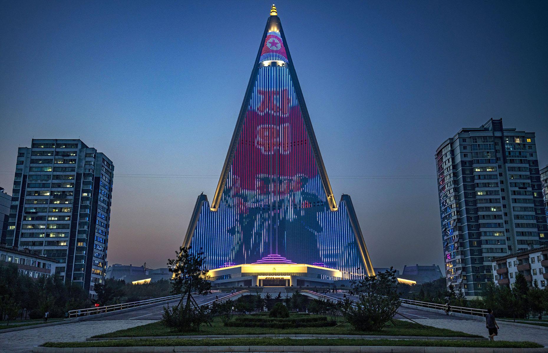 Hotel Ryugyong, Pyongyang, Corea del Norte: 2.800 millones de dólares (2.700 millones de euros) 